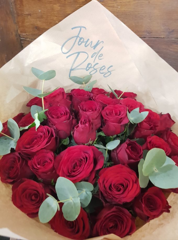 Cynthia Bouquet 30 Roses Rouges + Eucalyptus - Jour de Roses